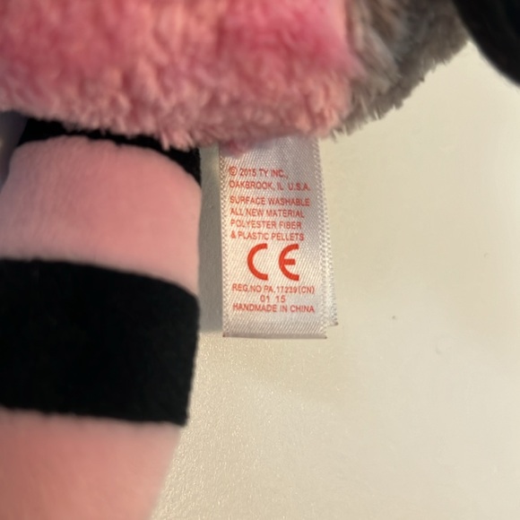 TY Beanie Boos Rocco the Raccoon 9” Plush - Picture 5 of 9